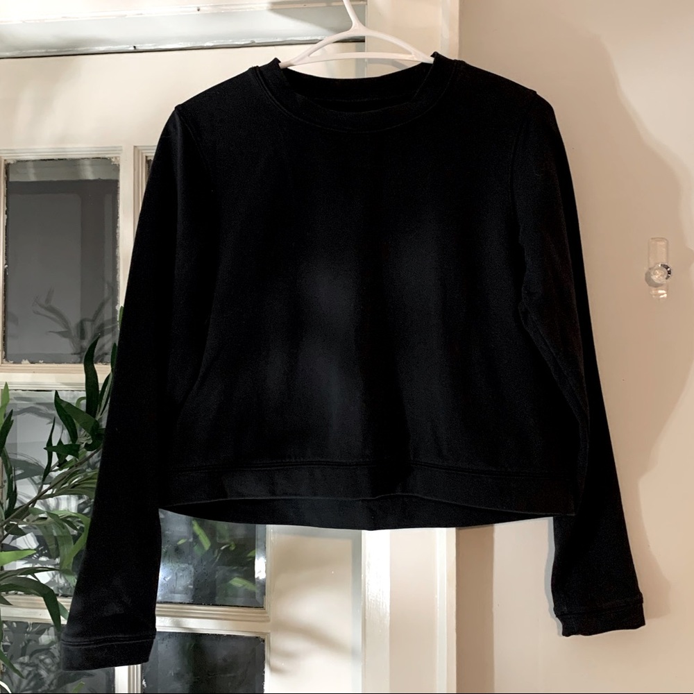 Lululemon Athletica crop black sweater